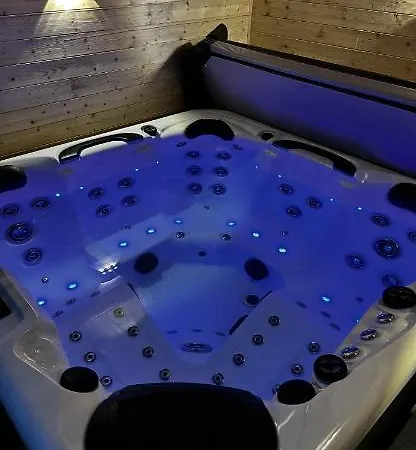 Les De Stanislas Jacuzzi & Διαμέρισμα *