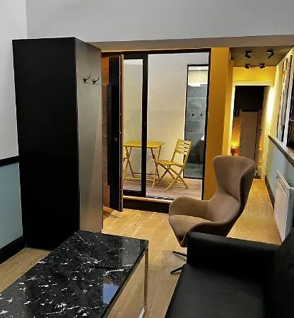 Les De Stanislas Jacuzzi & Apartment