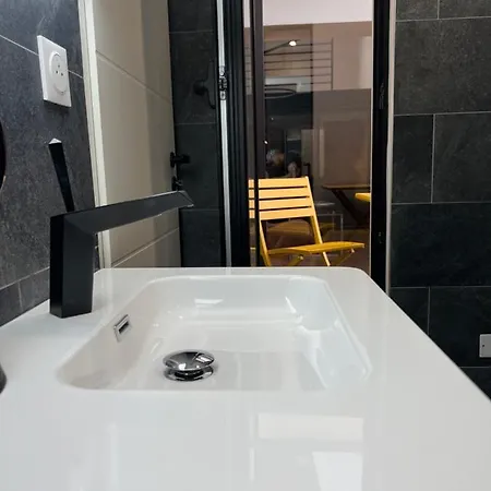 Les De Stanislas Jacuzzi & Διαμέρισμα *