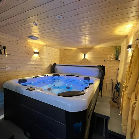 Les De Stanislas Jacuzzi & Apartmán